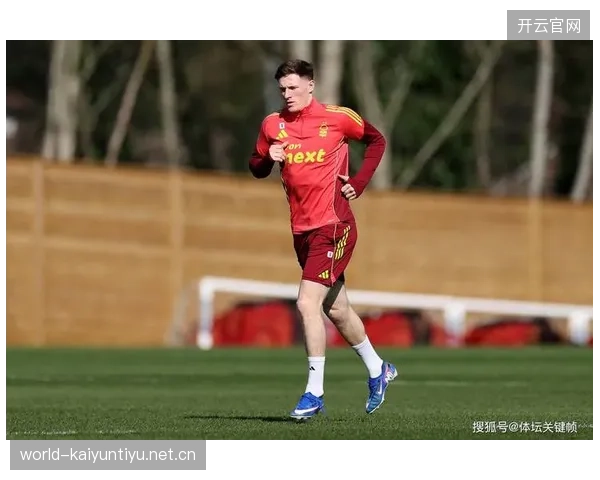 诺丁汉森林追梅西式中场向导：打造未来中场之王的秘密武器